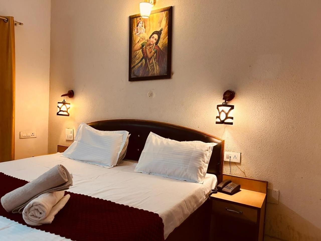 The For U - A Luxury Stay ริชิเคช ภายนอก รูปภาพ