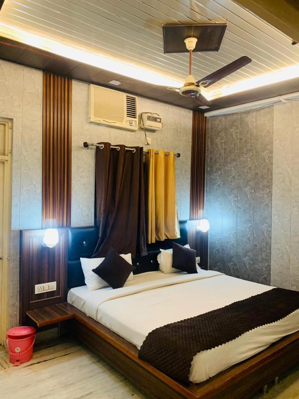 The For U - A Luxury Stay ริชิเคช ภายนอก รูปภาพ