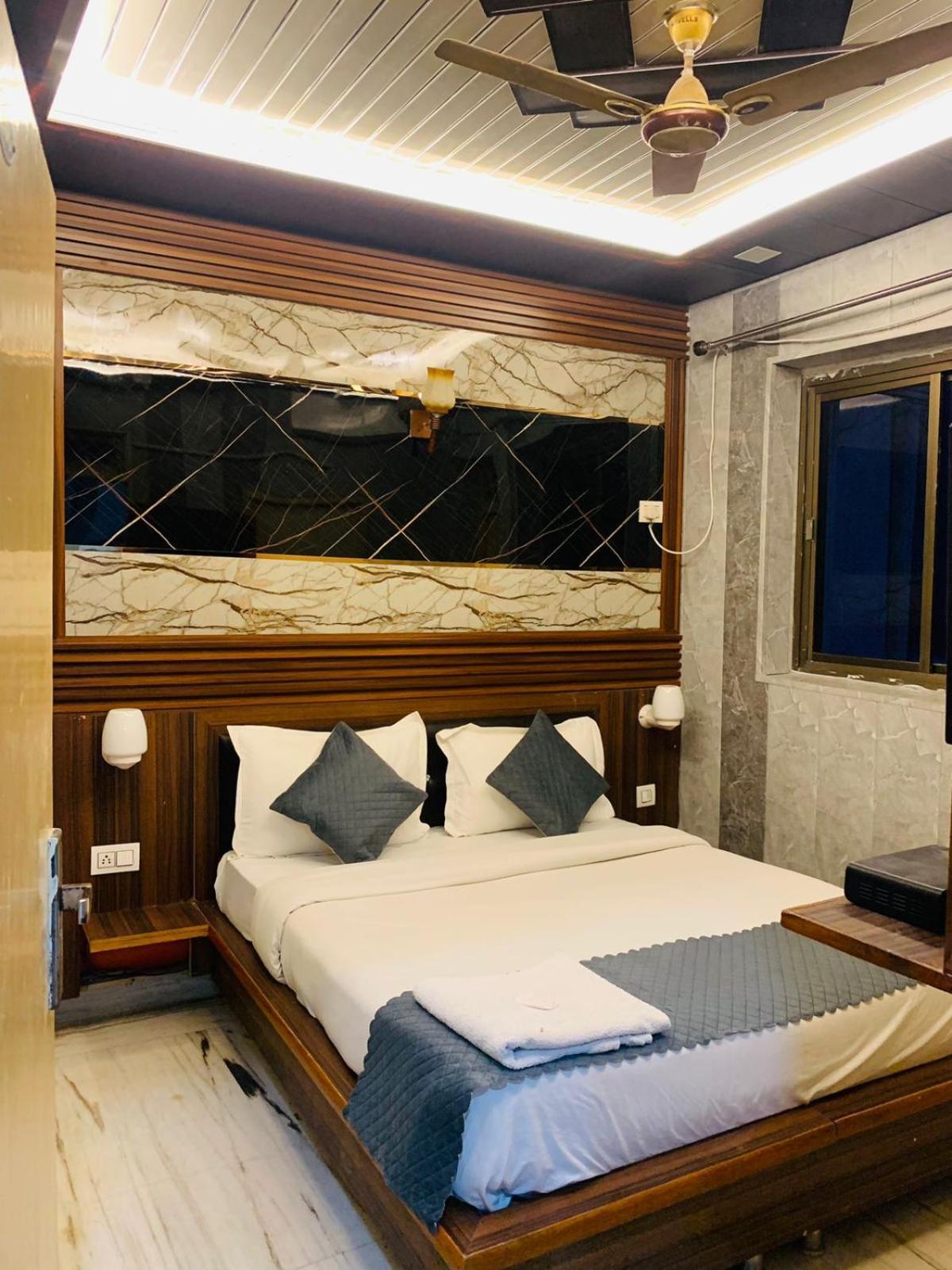 The For U - A Luxury Stay ริชิเคช ภายนอก รูปภาพ