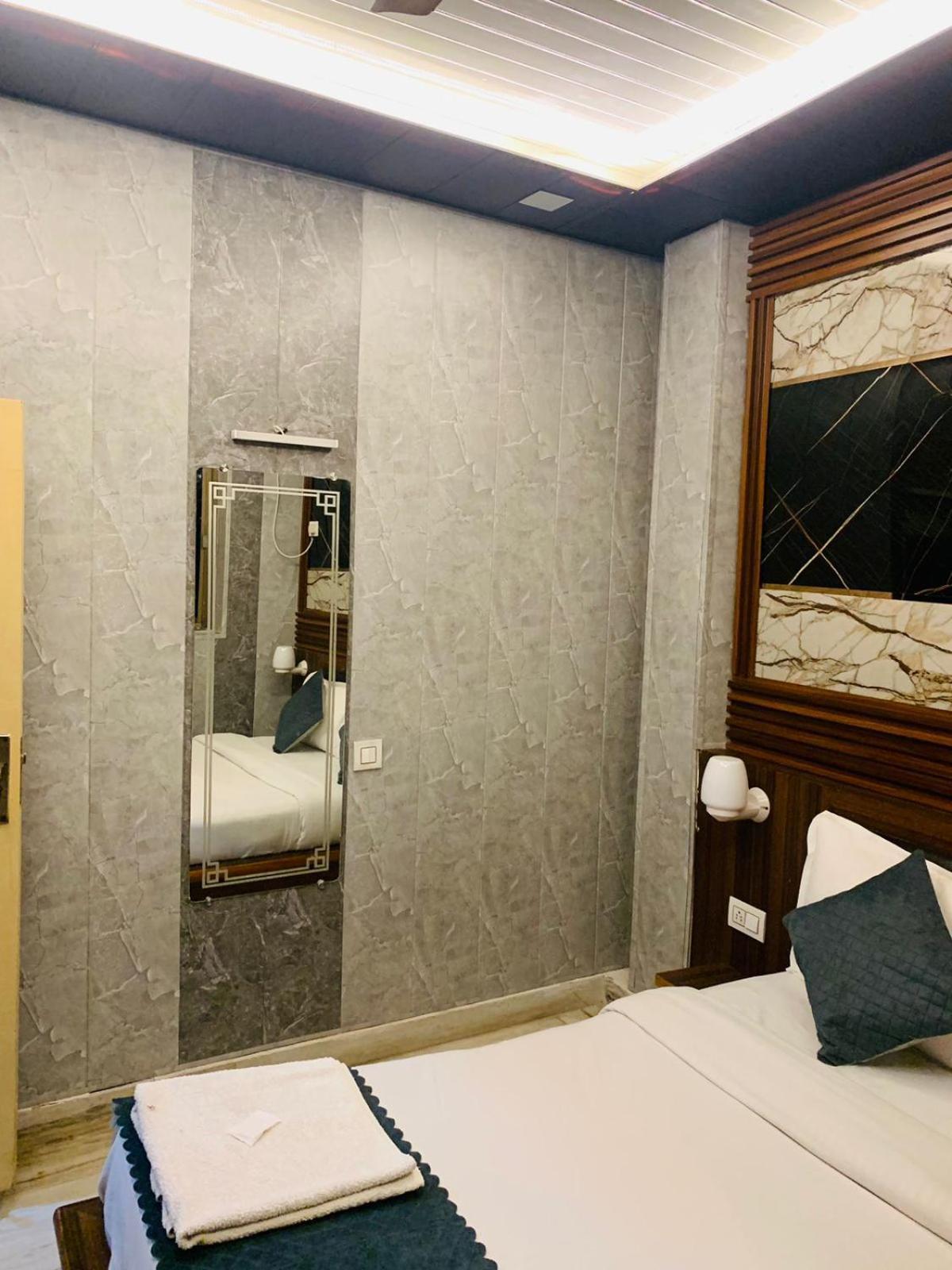 The For U - A Luxury Stay ริชิเคช ภายนอก รูปภาพ