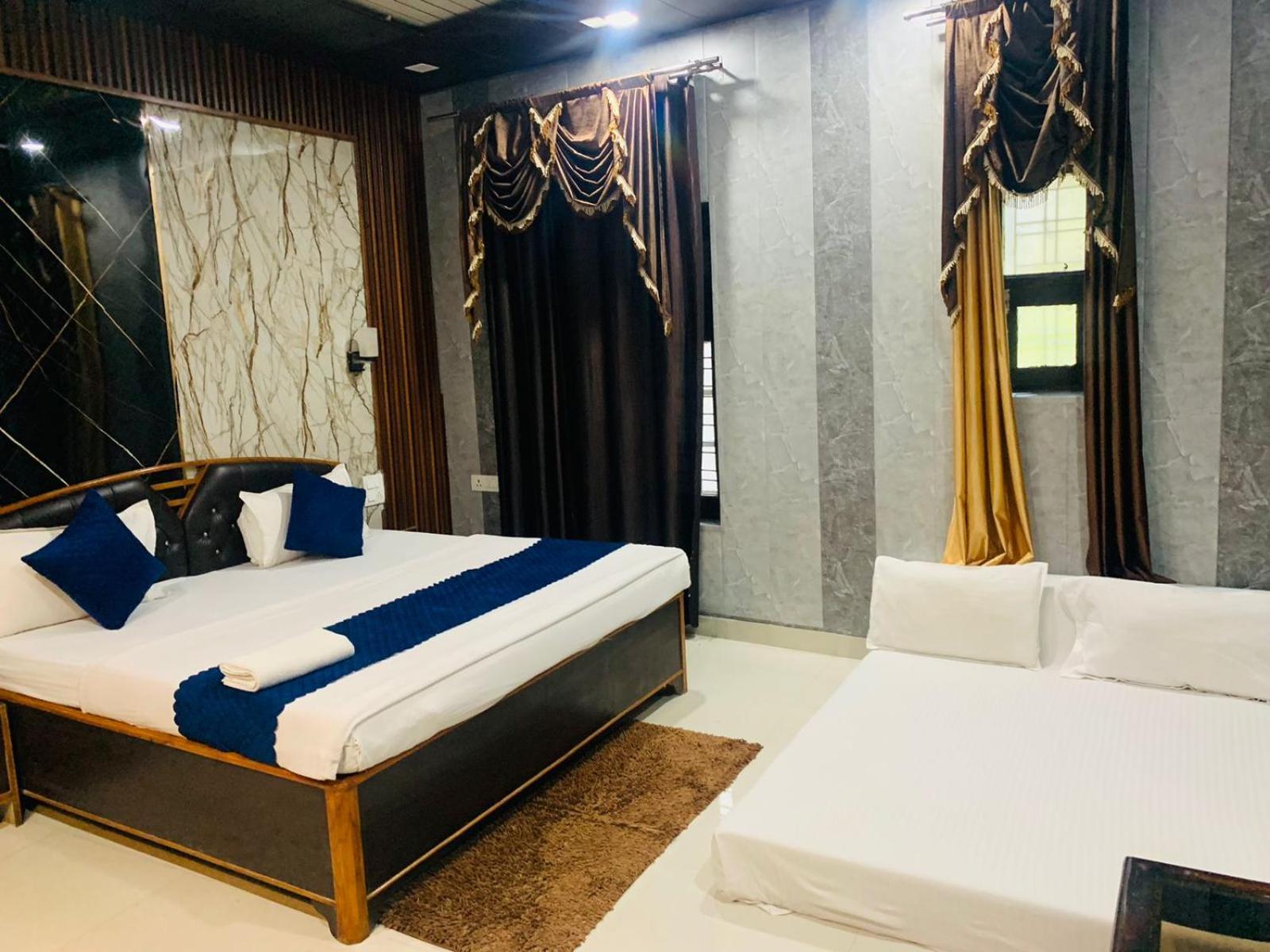 The For U - A Luxury Stay ริชิเคช ภายนอก รูปภาพ